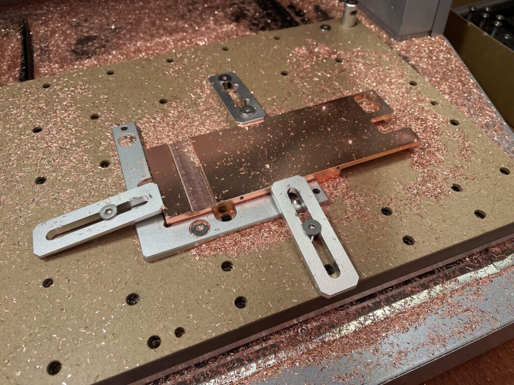 Robbe from n3rdware is currently building a custom cooler, and the photo was provided by him.